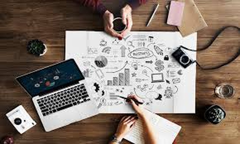 How do branding agencies help startups stand out clearly?