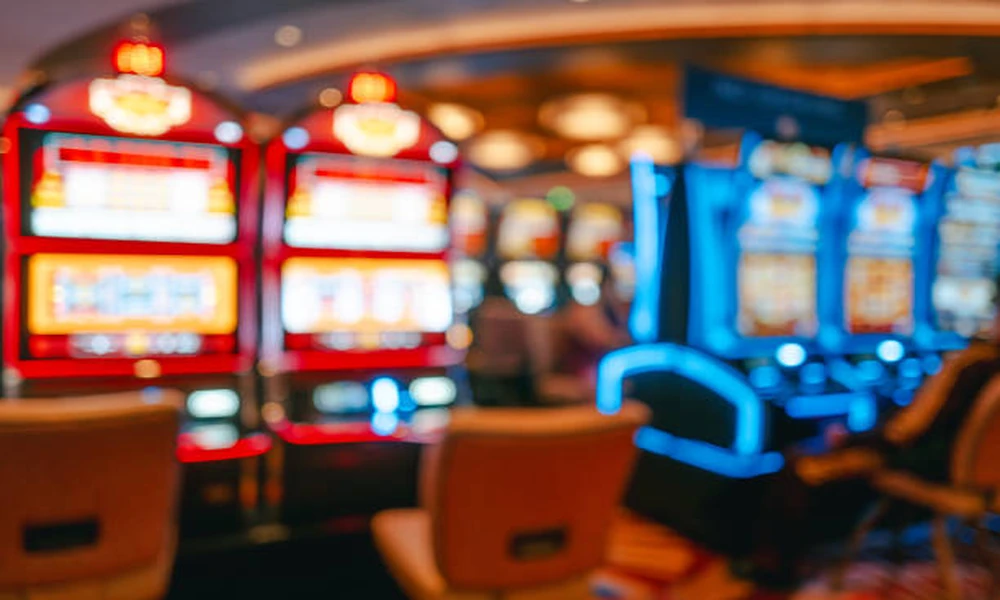 When does the account activity update after each bitcoin live roulette spin?