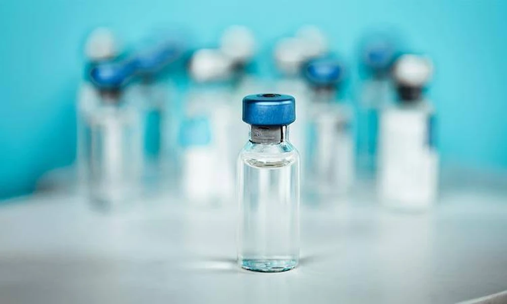 How do peptides support muscle gains alongside weight training?